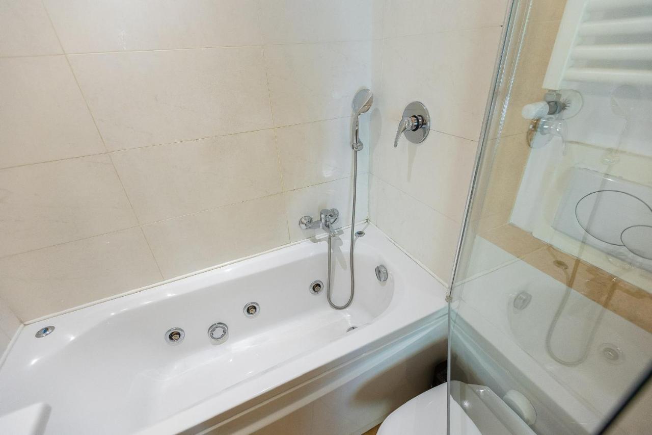 Internouno Deluxe Hotel Róma Kültér fotó